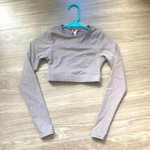 Pretty Little Thing Long-sleeve Crop (US 2)
